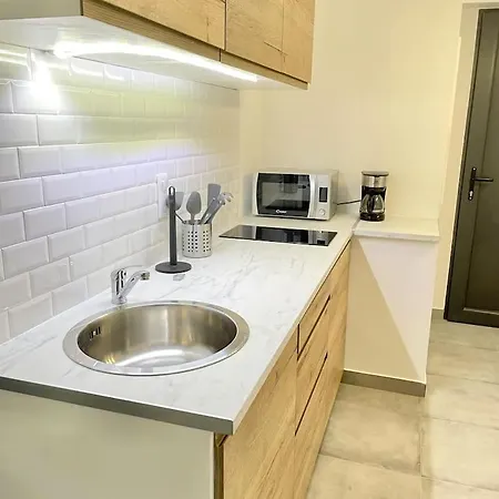 2 Personnes Plein Centre Rue Pietonne Ajaccio (Corsica)