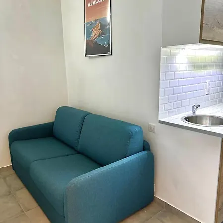 2 Personnes Plein Centre Rue Pietonne Αζάτσιο